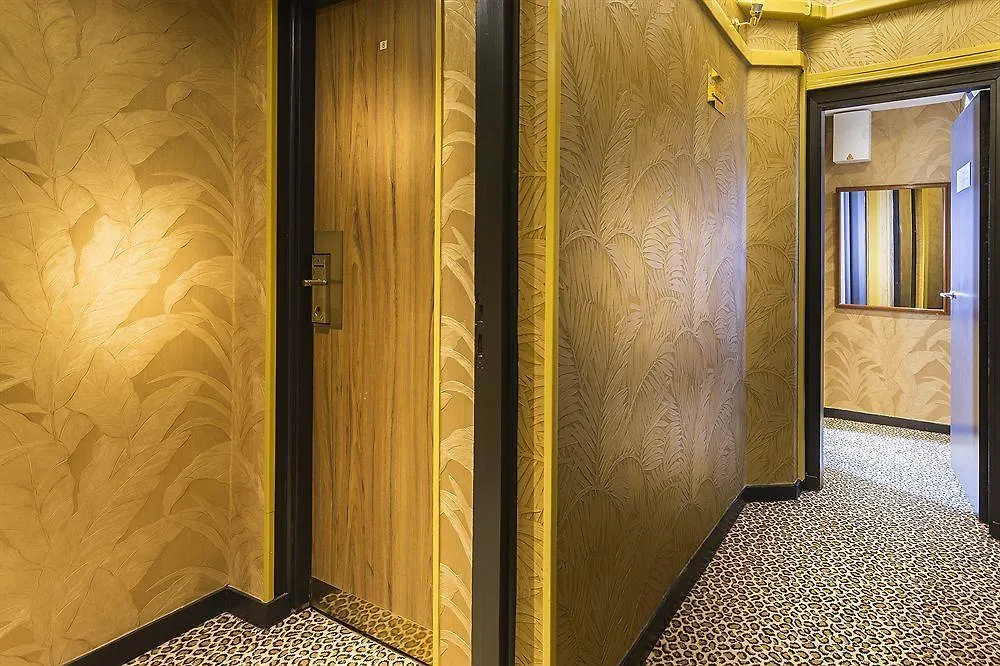 Crystal Hotel Paris