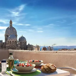 https://le-o51.fr-provencehotel.com